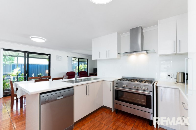 Photo - 15 Ornata Bend, Banksia Grove WA 6031 - Image 10