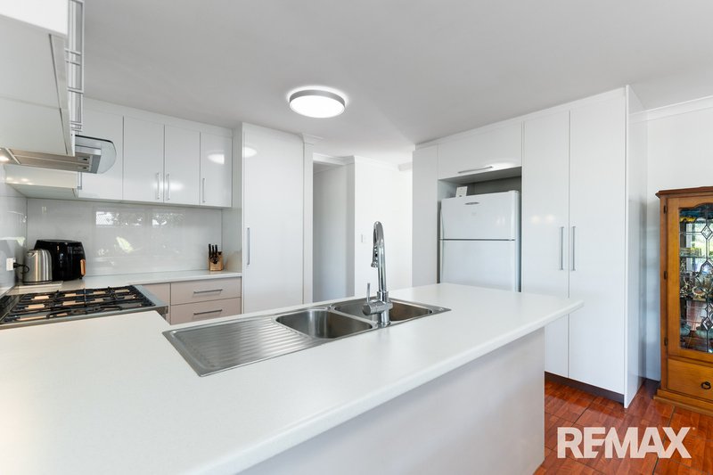 Photo - 15 Ornata Bend, Banksia Grove WA 6031 - Image 11