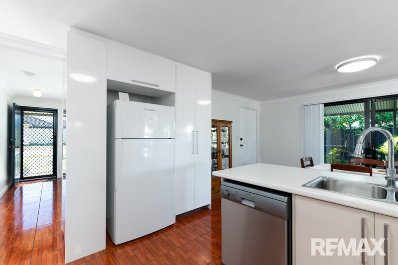 Photo - 15 Ornata Bend, Banksia Grove WA 6031 - Image 12
