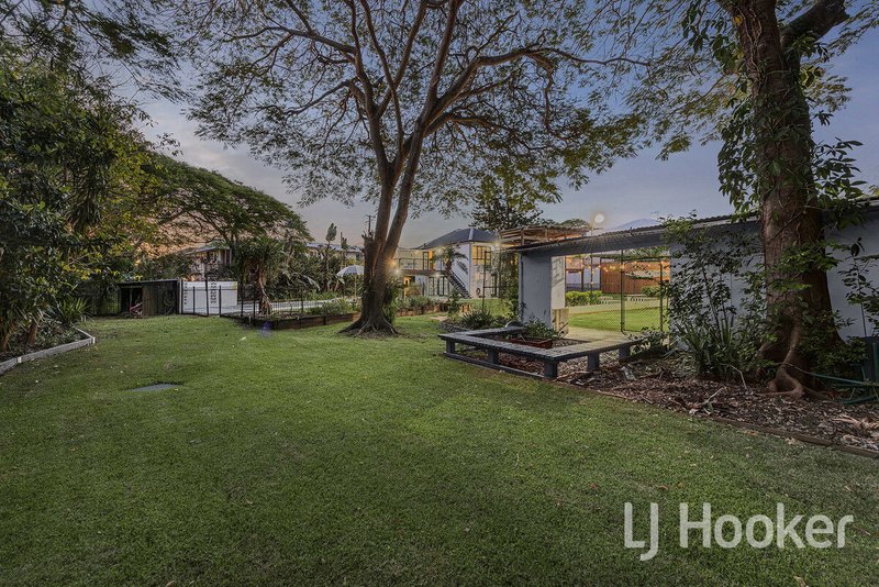 Photo - 15 Orvieto Road, Yeronga QLD 4104 - Image 25