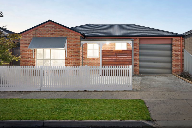 15 Oscar Drive, Sebastopol VIC 3356