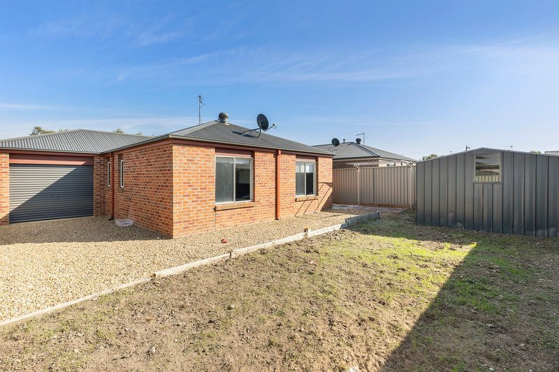 Photo - 15 Oscar Drive, Sebastopol VIC 3356 - Image 10