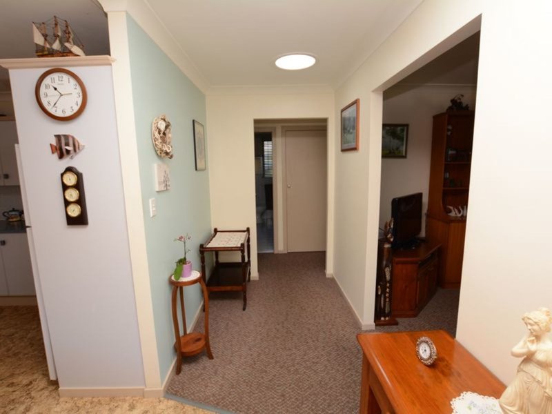 Photo - 1/5 Osprey Avenue, Old Bar NSW 2430 - Image 10