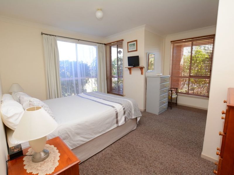 Photo - 1/5 Osprey Avenue, Old Bar NSW 2430 - Image 11