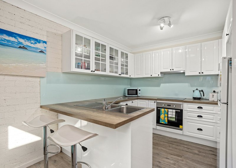 Photo - 1/5 Osprey Avenue, Old Bar NSW 2430 - Image 3