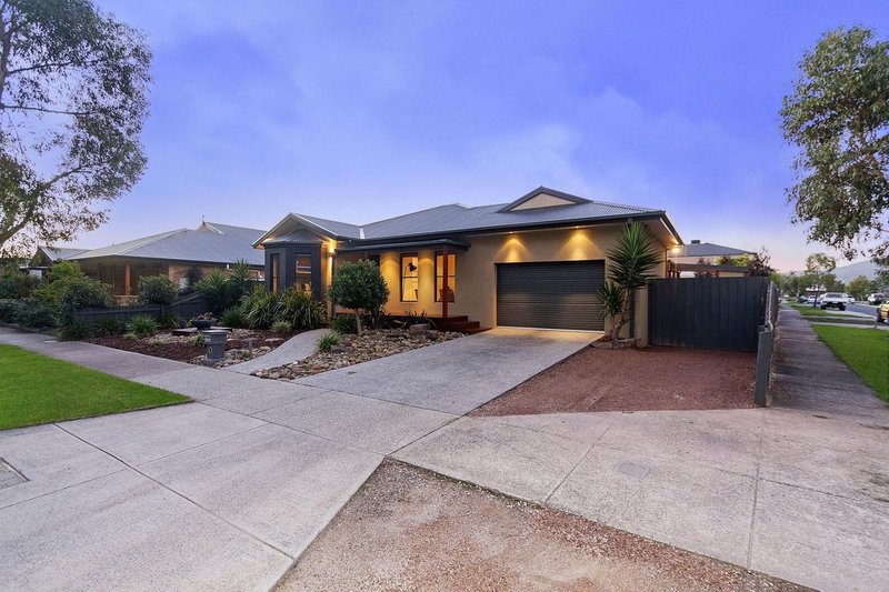 Photo - 15 Ovens Circuit, Whittlesea VIC 3757 - Image 2