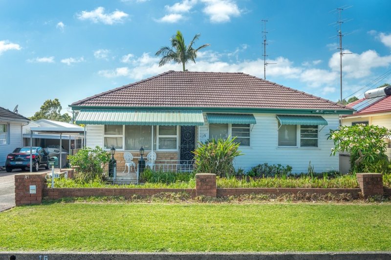 15 Oxford Road, Dapto NSW 2530