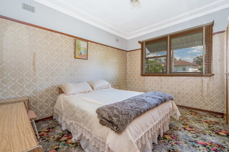 Photo - 15 Oxford Road, Dapto NSW 2530 - Image 5