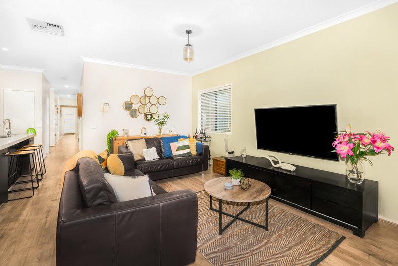 Photo - 15 Paisley Crescent, Mernda VIC 3754 - Image 5