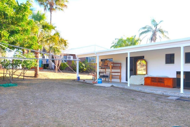 Photo - 15 Palm Close, Mareeba QLD 4880 - Image 4