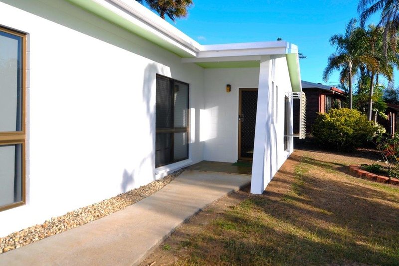 Photo - 15 Palm Close, Mareeba QLD 4880 - Image 10