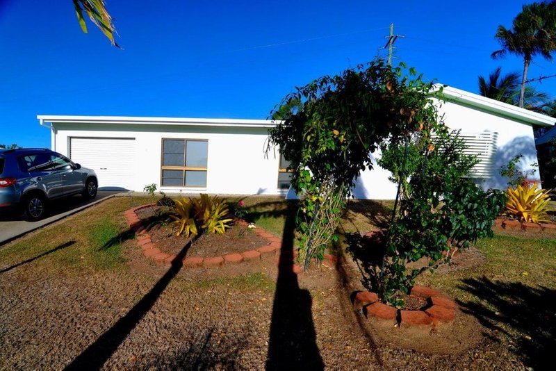 Photo - 15 Palm Close, Mareeba QLD 4880 - Image 13