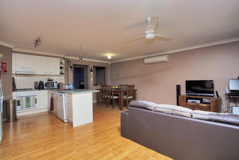 Photo - 15 Palmer Place, Narangba QLD 4504 - Image 5