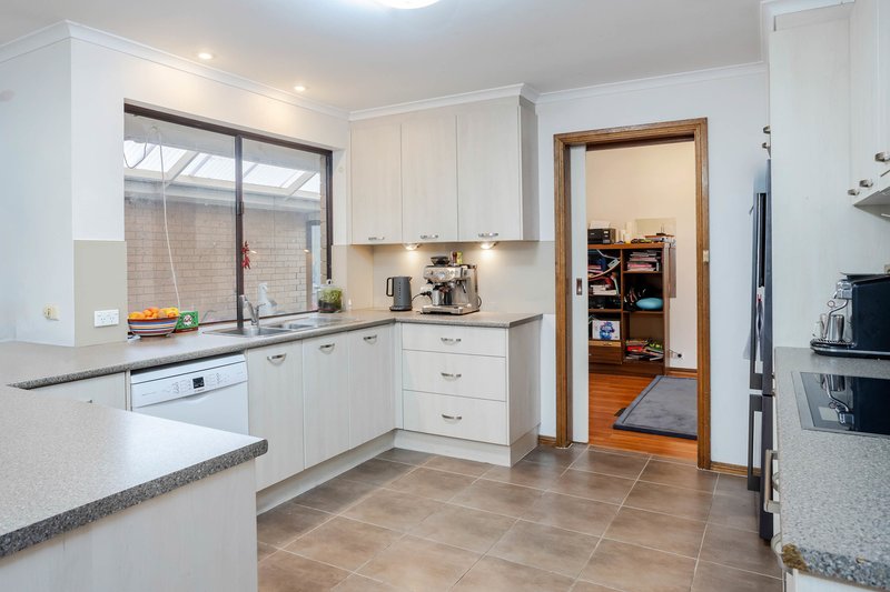 Photo - 15 Pangari Drive, Fairview Park SA 5126 - Image 4