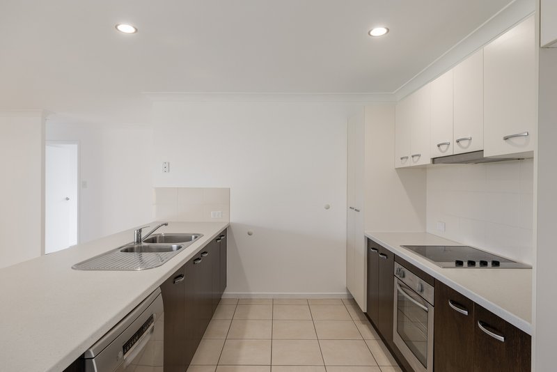 Photo - 15 Paperbark Drive, Glenvale QLD 4350 - Image 5