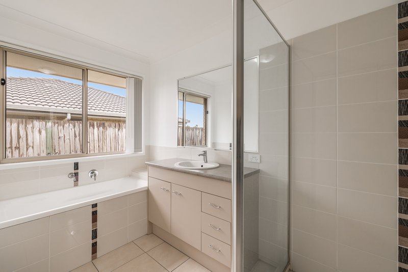Photo - 15 Paperbark Drive, Glenvale QLD 4350 - Image 11