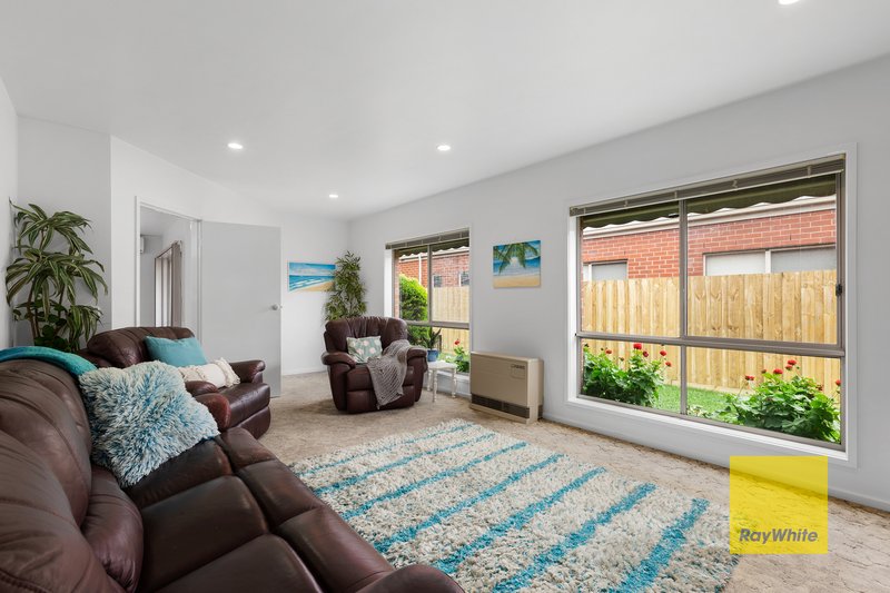 Photo - 15 Parkland Drive, Hamlyn Heights VIC 3215 - Image 4