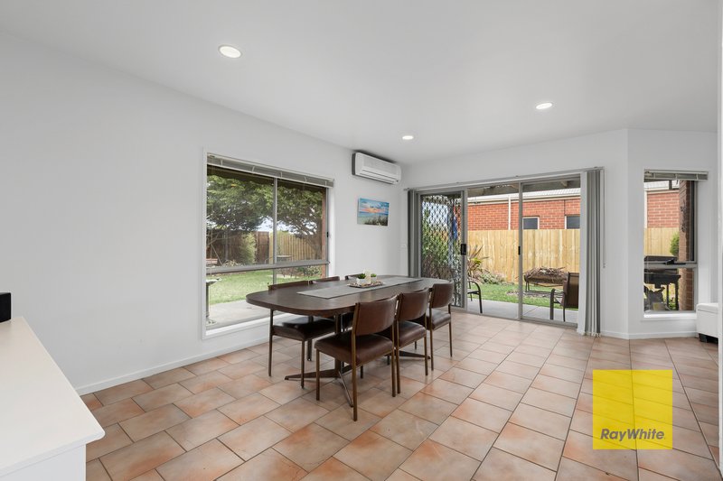 Photo - 15 Parkland Drive, Hamlyn Heights VIC 3215 - Image 5