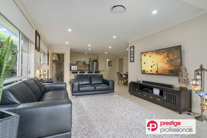 Photo - 15 Paroo Court, Wattle Grove NSW 2173 - Image 4