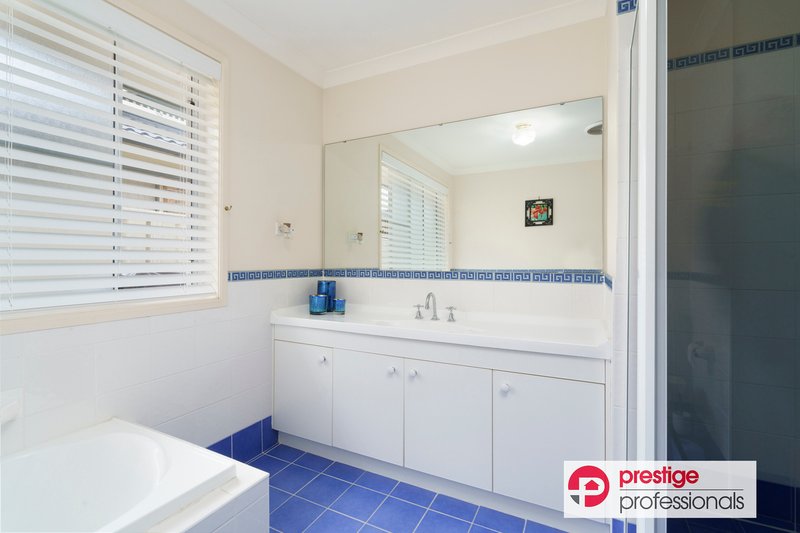 Photo - 15 Paroo Court, Wattle Grove NSW 2173 - Image 9