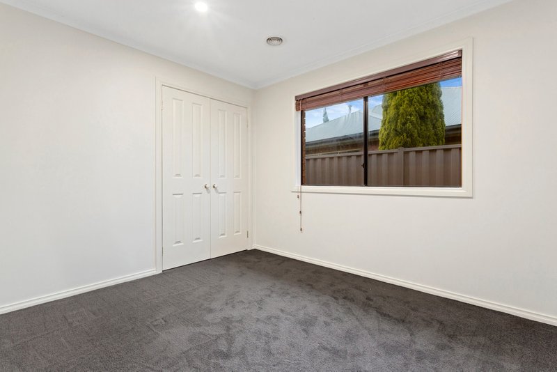 Photo - 15 Parramatta Walk, Craigieburn VIC 3064 - Image 9