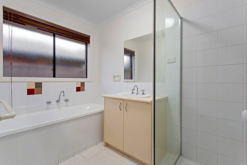 Photo - 15 Parramatta Walk, Craigieburn VIC 3064 - Image 10