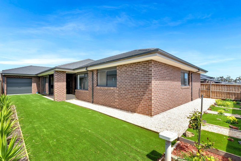 Photo - 15 Pastille Road, Manor Lakes VIC 3024 - Image 11