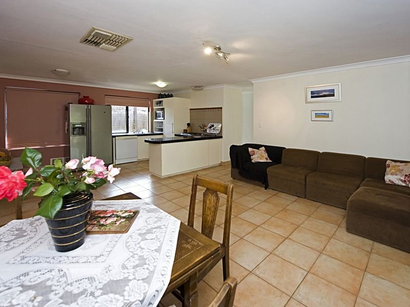 Photo - 15 Patrick Way, Huntingdale WA 6110 - Image 5