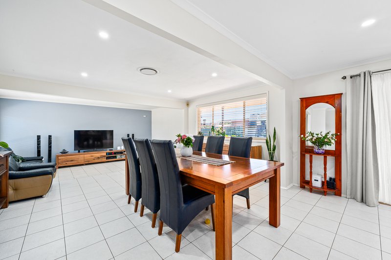 Photo - 15 Pavasovic Place, Bonnyrigg Heights NSW 2177 - Image 4