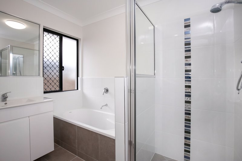Photo - 15 Peak Circuit, Cosgrove QLD 4818 - Image 5
