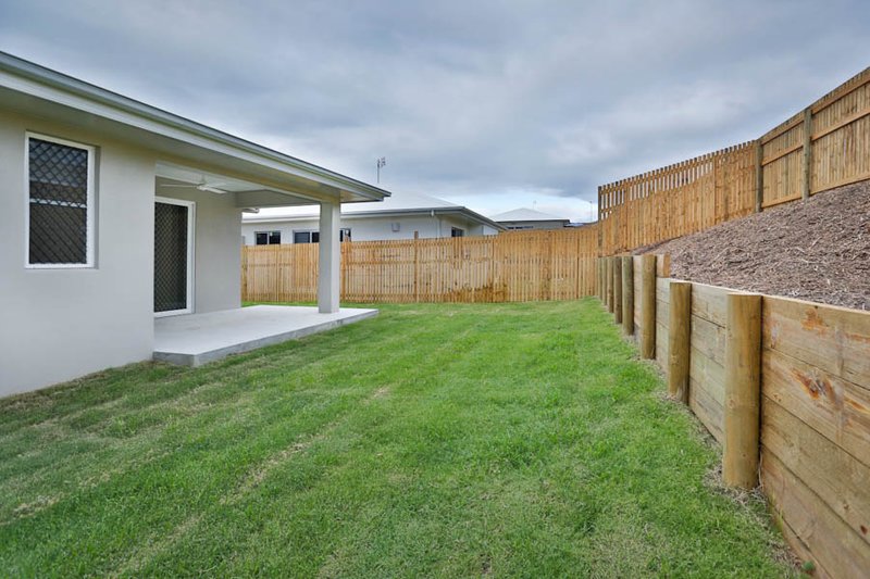 Photo - 15 Peak Circuit, Cosgrove QLD 4818 - Image 7