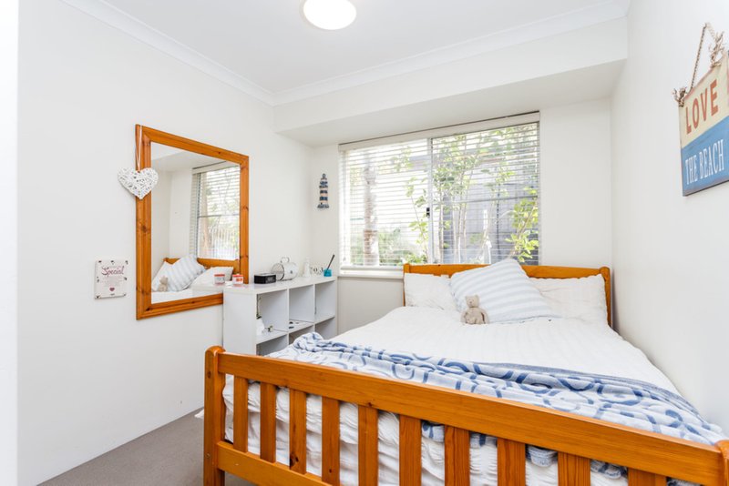 Photo - 15 Peel Road, Coogee WA 6166 - Image 14