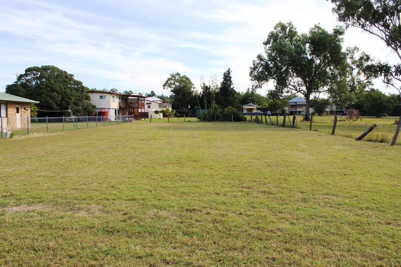 Photo - 15 Peile Street, Toogoolawah QLD 4313 - Image 4