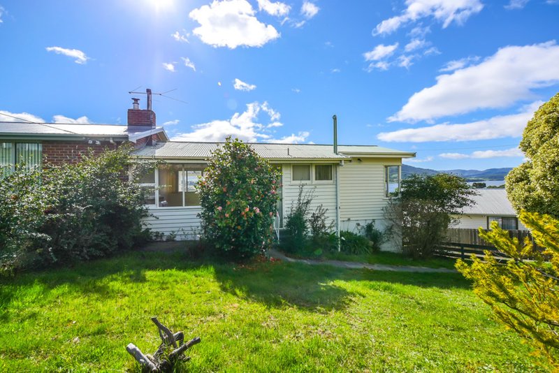 15 Pekurn Crescent, Berriedale TAS 7011