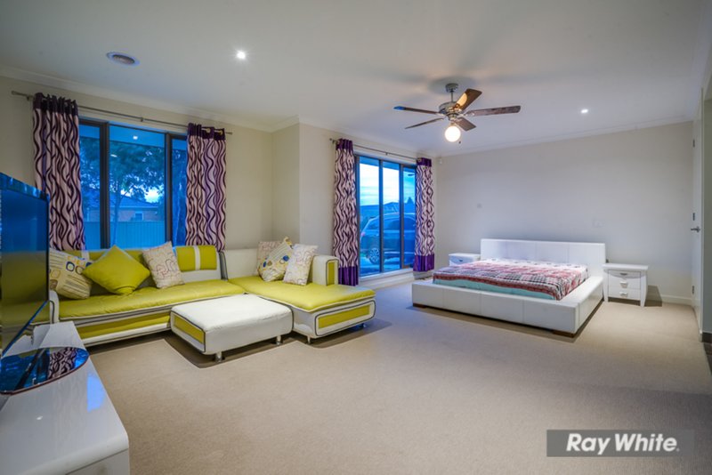 Photo - 15 Pembury Way, Wyndham Vale VIC 3024 - Image 4