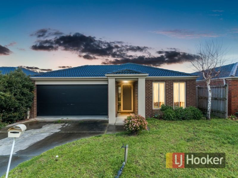 15 Penhurst Way, Cranbourne North VIC 3977