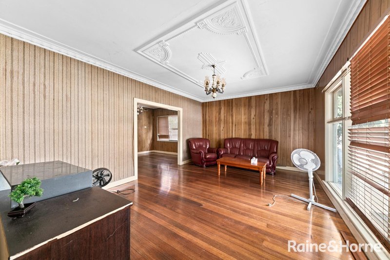 Photo - 15 Percy St , St Albans VIC 3021 - Image 3