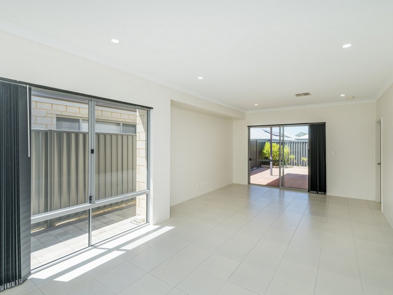 Photo - 15 Perlis Road, Brabham WA 6055 - Image 7