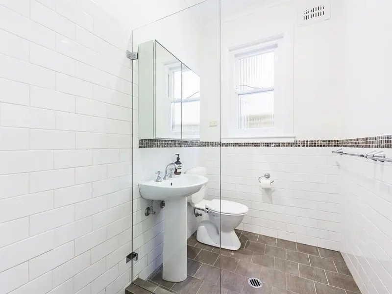 Photo - 1/5 Petrarch Avenue, Vaucluse NSW 2030 - Image 6