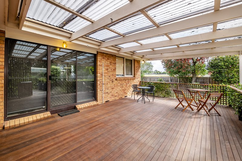 Photo - 15 Phillip Court, Cranbourne North VIC 3977 - Image 3