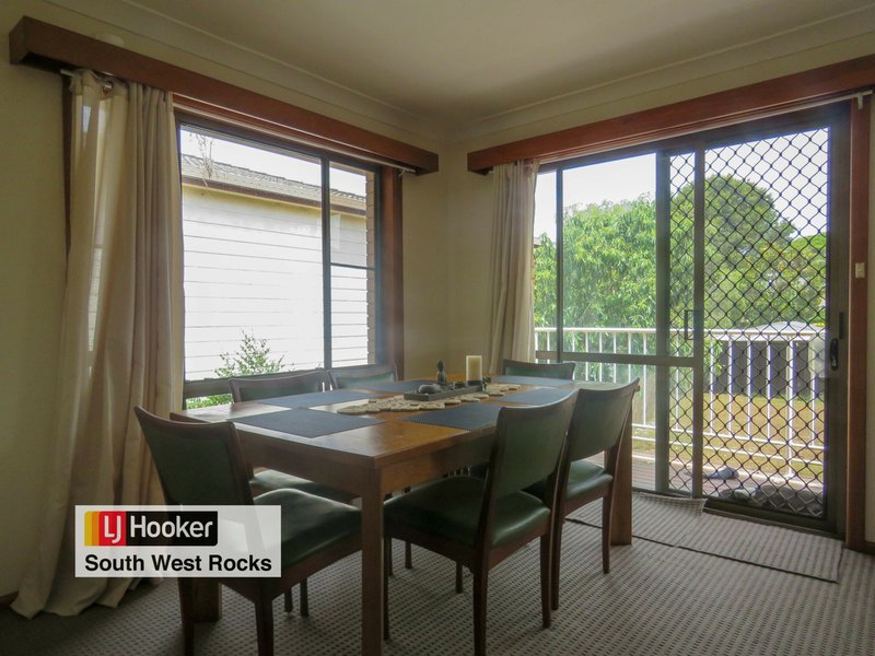 Photo - 15 Phillip Drive, South West Rocks NSW 2431 - Image 5