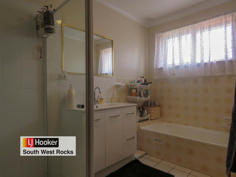 Photo - 15 Phillip Drive, South West Rocks NSW 2431 - Image 11