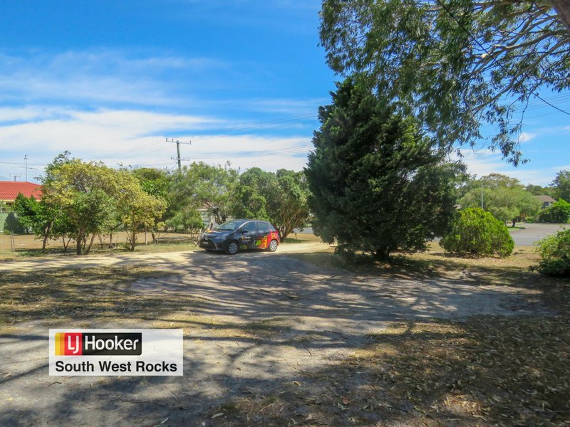 Photo - 15 Phillip Drive, South West Rocks NSW 2431 - Image 15