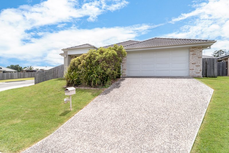 Photo - 15 Phoebe Way, Gleneagle QLD 4285 - Image 12