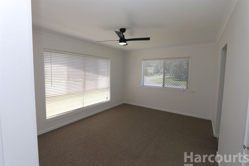 Photo - 15 Phoenix Avenue, Bongaree QLD 4507 - Image 7