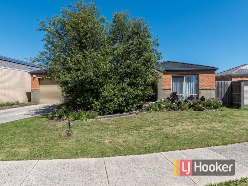 15 Phoenix Avenue, Cranbourne VIC 3977