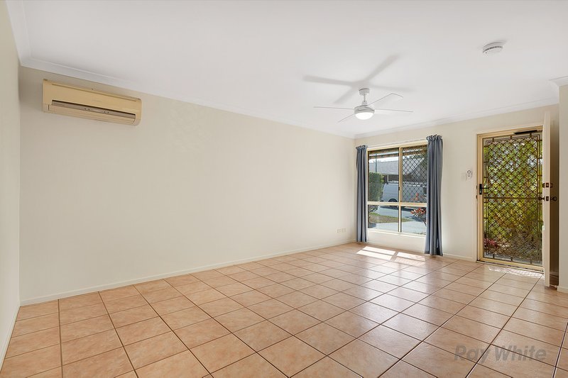 Photo - 15 Picot Crescent, Runcorn QLD 4113 - Image 3