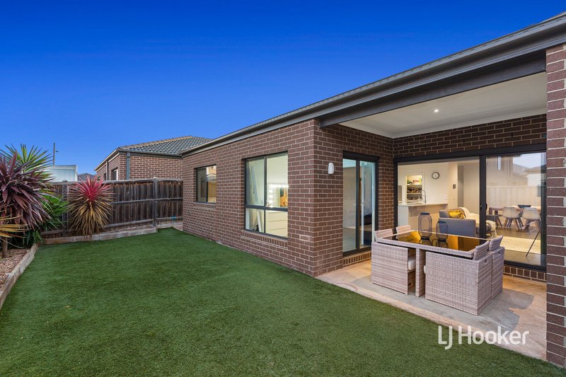 Photo - 15 Pier Way, Point Cook VIC 3030 - Image 17