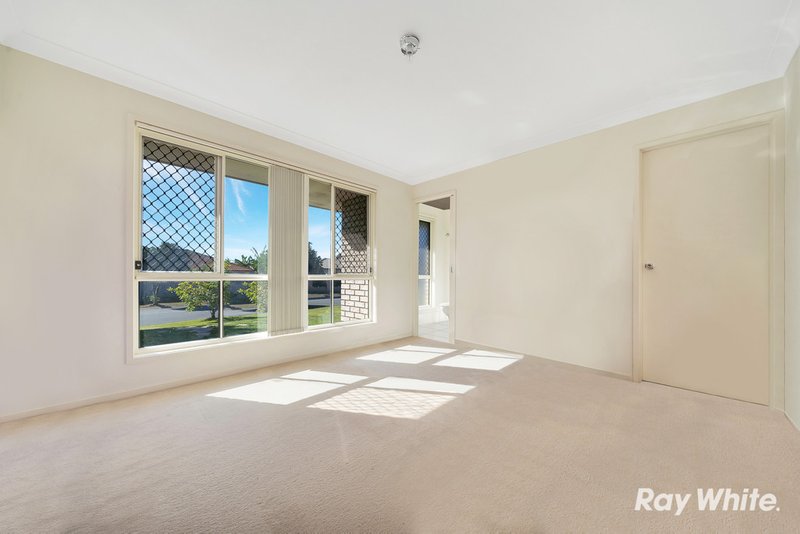 Photo - 15 Pine Grove Drive, Crestmead QLD 4132 - Image 8