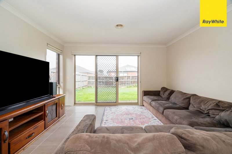 Photo - 15 Pinrush Road, Brookfield VIC 3338 - Image 7